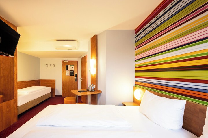 Room 25 of 86