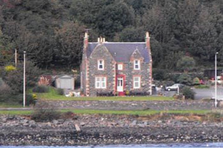 Cairnryan House