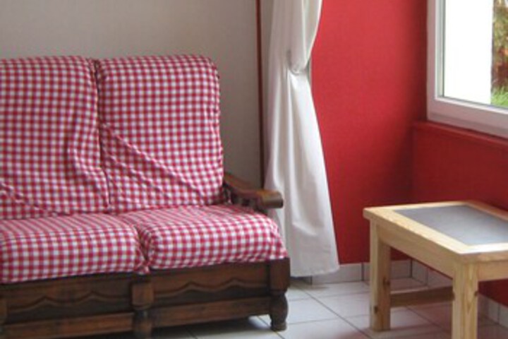 Room 8 of 10