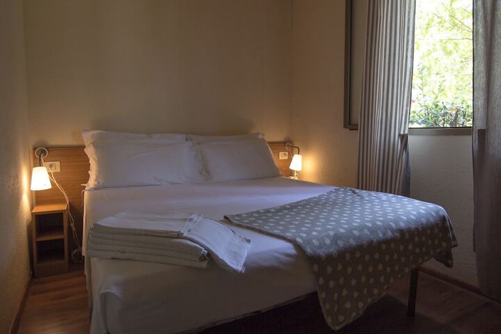 Room 9 of 33