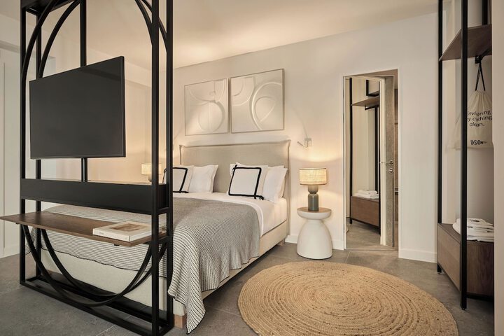 Room 12 of 72