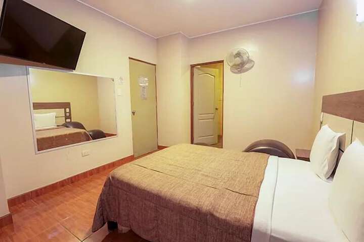 Room 5 of 6