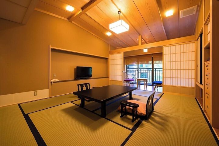 Room 16 of 42