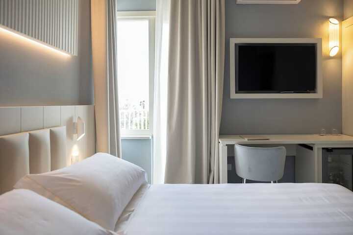 Room 25 of 57