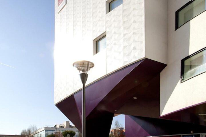 Hotel Entry