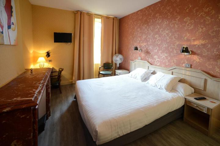 Domaine des Cedres - Hotel Gites et Insolites