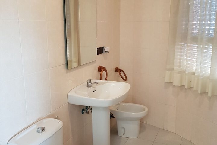 Room 9 of 14