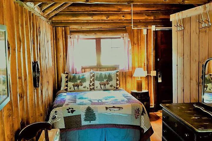 Room 6 of 15