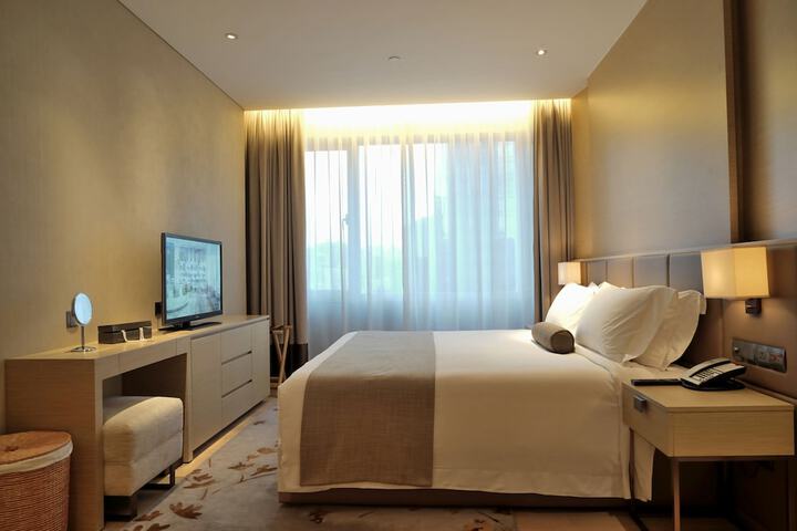 Room 17 of 84