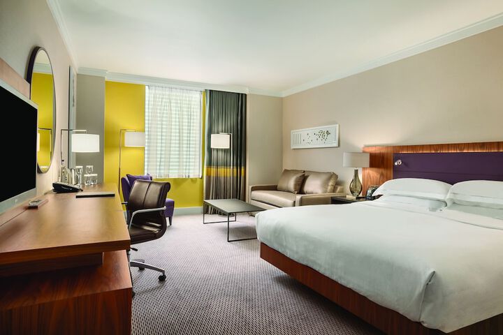 Room 3 of 103