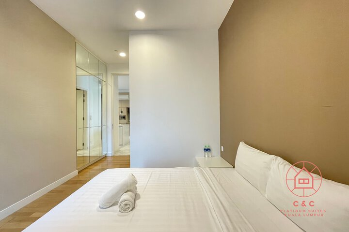 Room 18 of 93