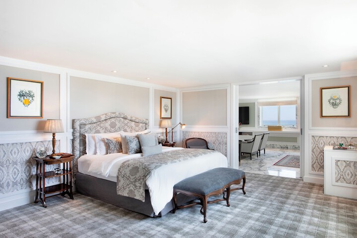 Room 32 of 85