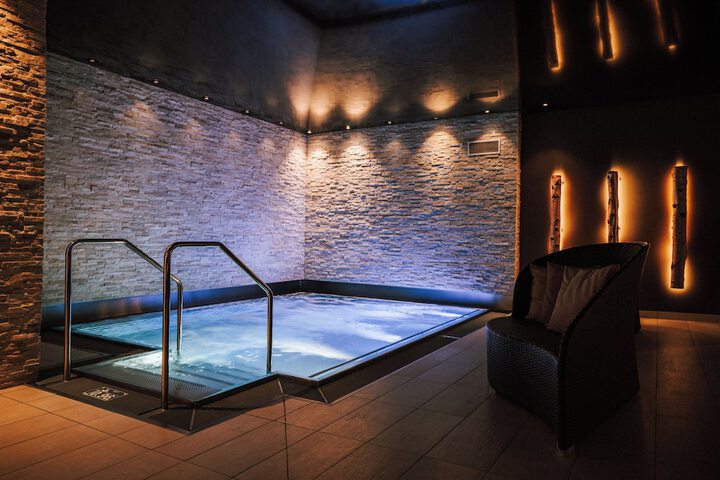 Pool 43 of 73