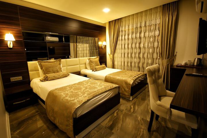 Room 9 of 50