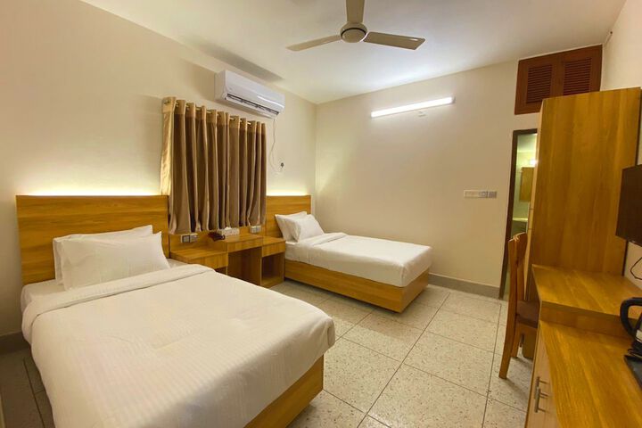 Room 4 of 15