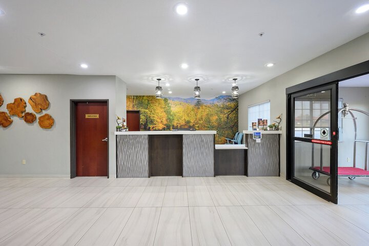 Hotel Interior 4 of 31