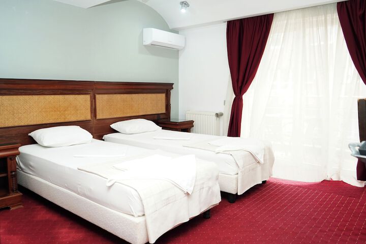 Room 2 of 36