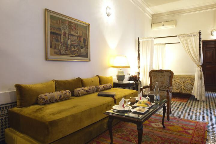 Room 4 of 79