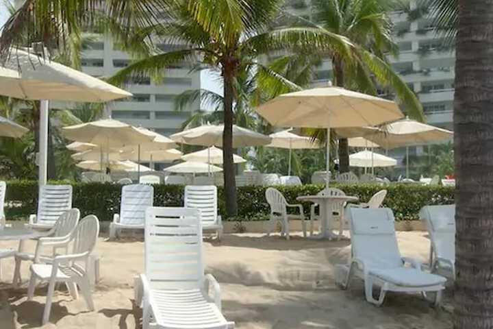 Sundeck 17 of 19