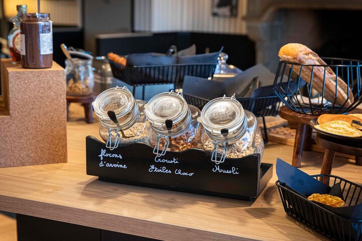 Breakfast/Coffee Service 86 of 124