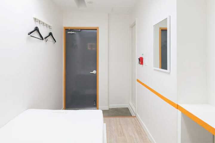 Room 20 of 60