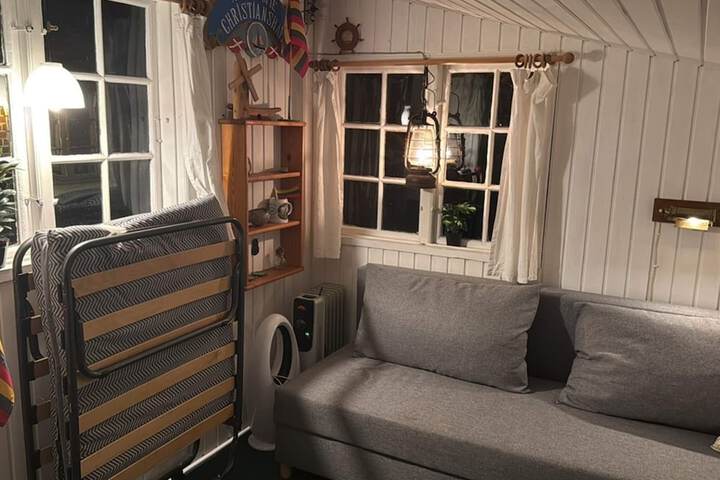 Room 3 of 53