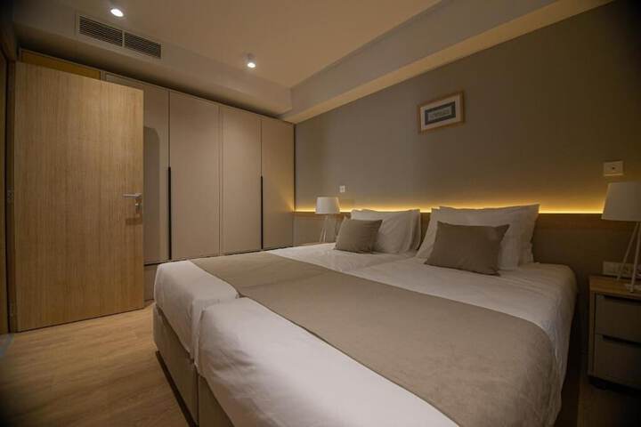 Room 11 of 36
