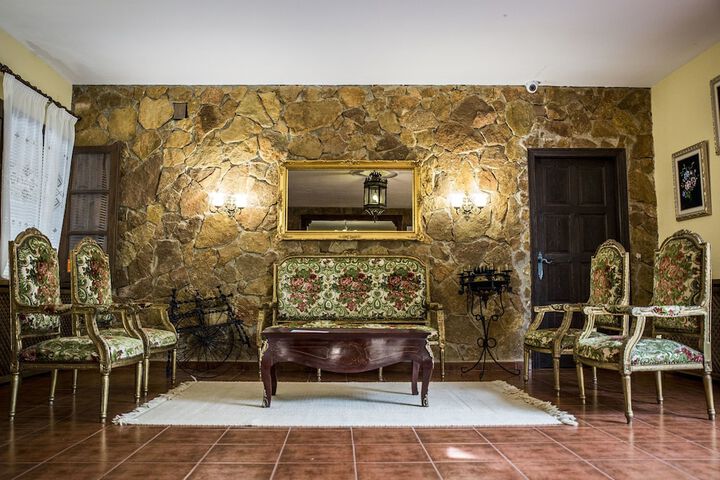 Exterior of Hospedium Hotel Val de Pinares