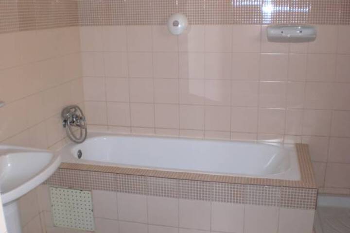 Room 2 of 5