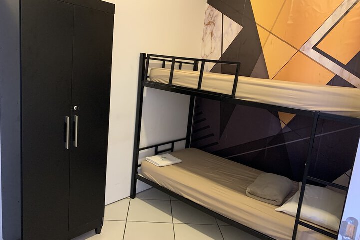 Room 16 of 33