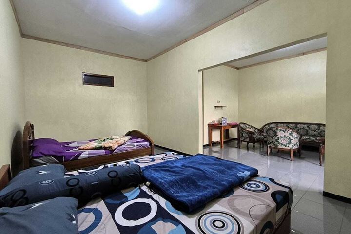 Room 6 of 15