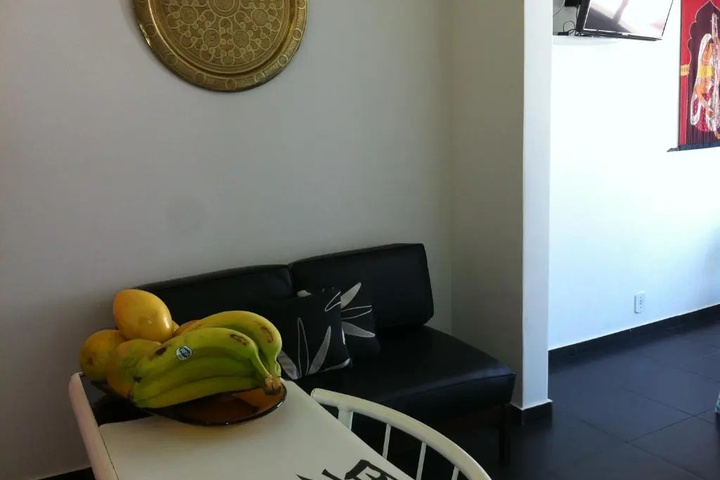 Room 4 of 10