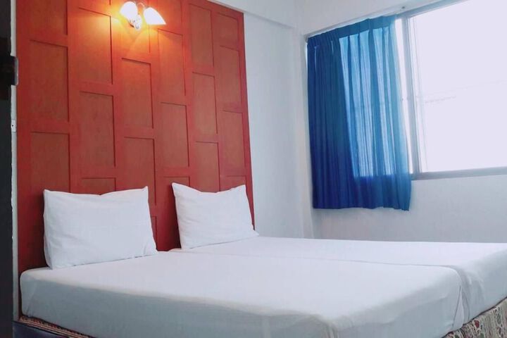 Room 14 of 42