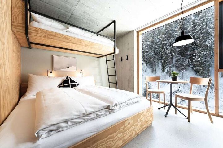 Room 11 of 21