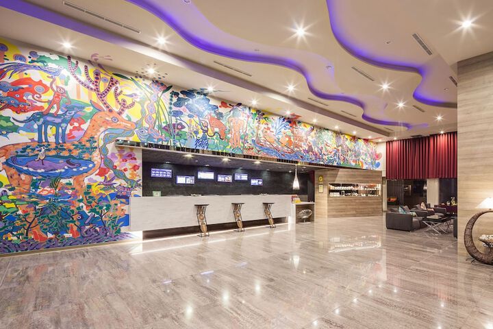 Hotel Interior 6 of 155