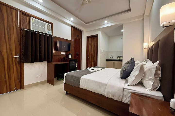 Room 5 of 26
