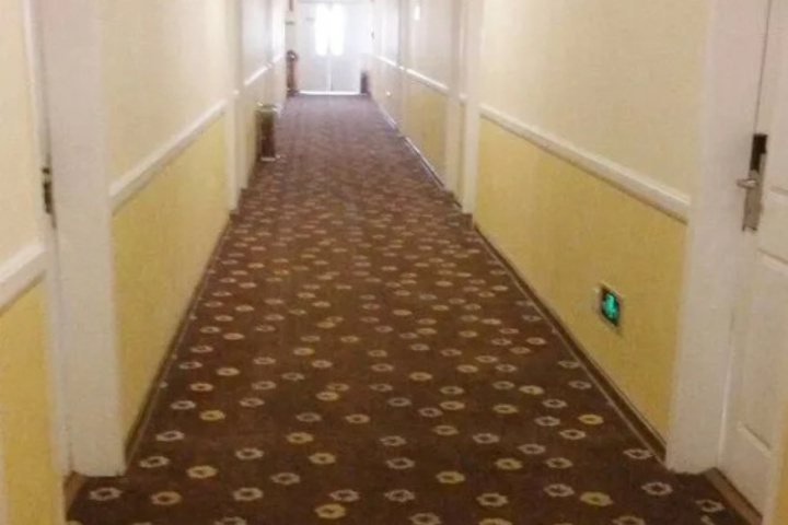 Room 8 of 13
