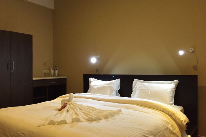 Room 5 of 38