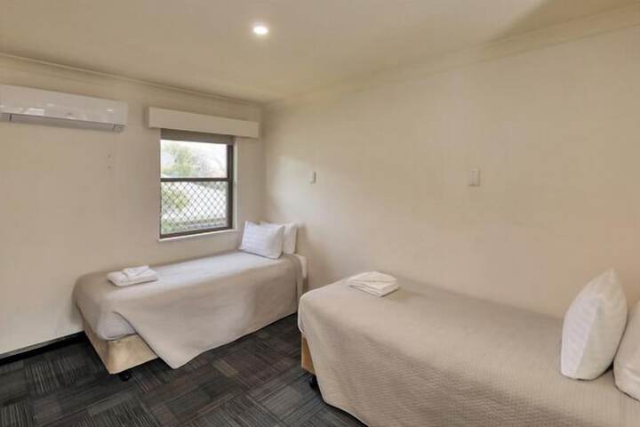 Room 17 of 46