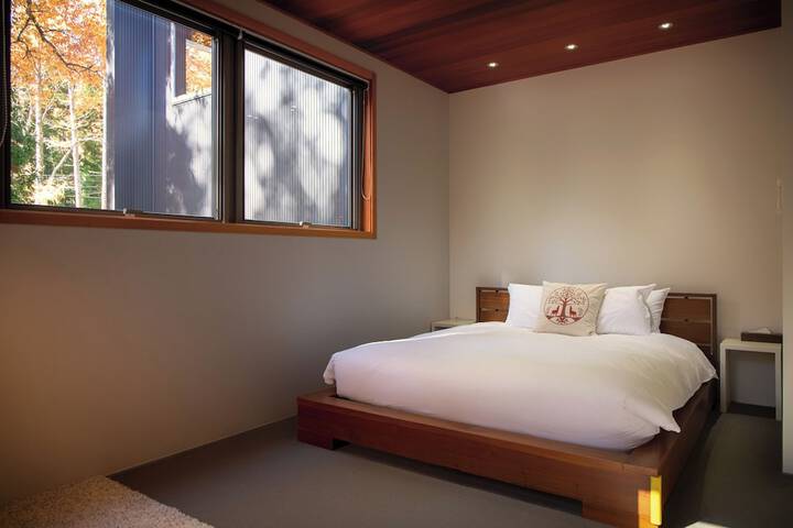 Room 7 of 47