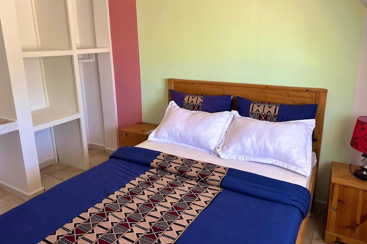 Room 4 of 12