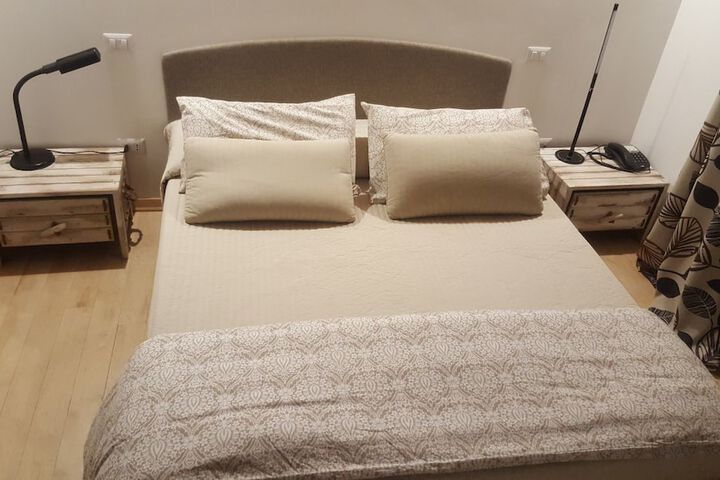 Room 6 of 43