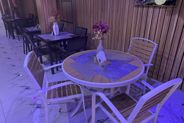 Dining 37 of 43