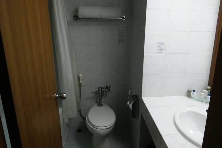 Room 112 of 143