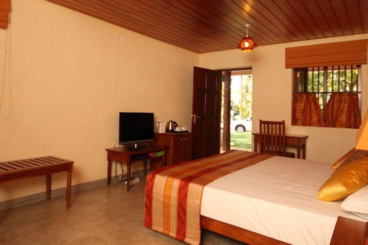 Room 4 of 34