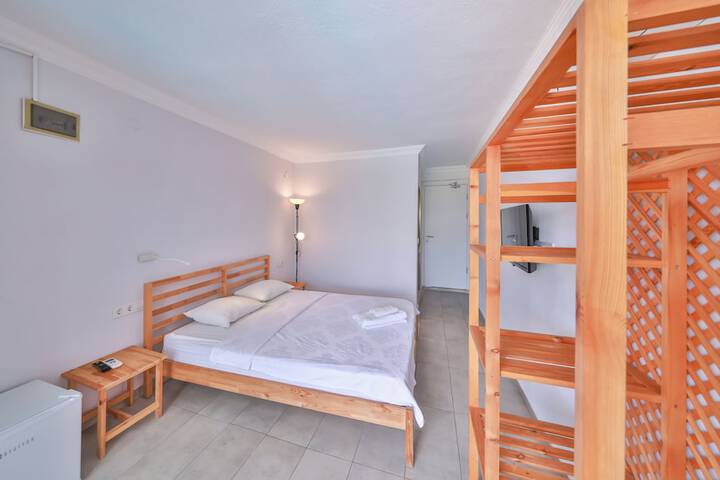 Room 5 of 19