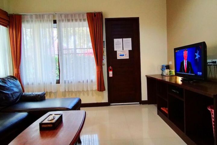 Room 12 of 38