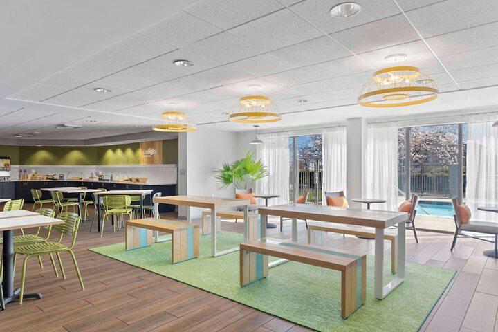 Breakfast area