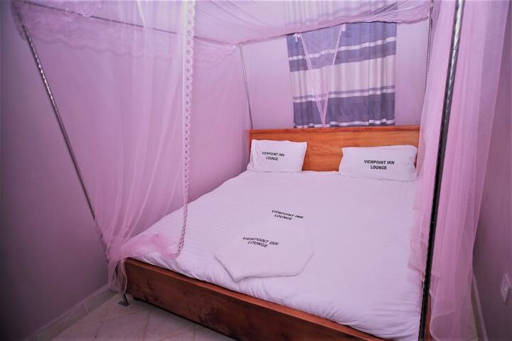 Room 6 of 25