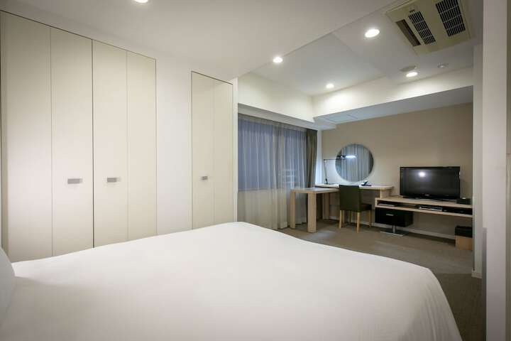 Room 15 of 96